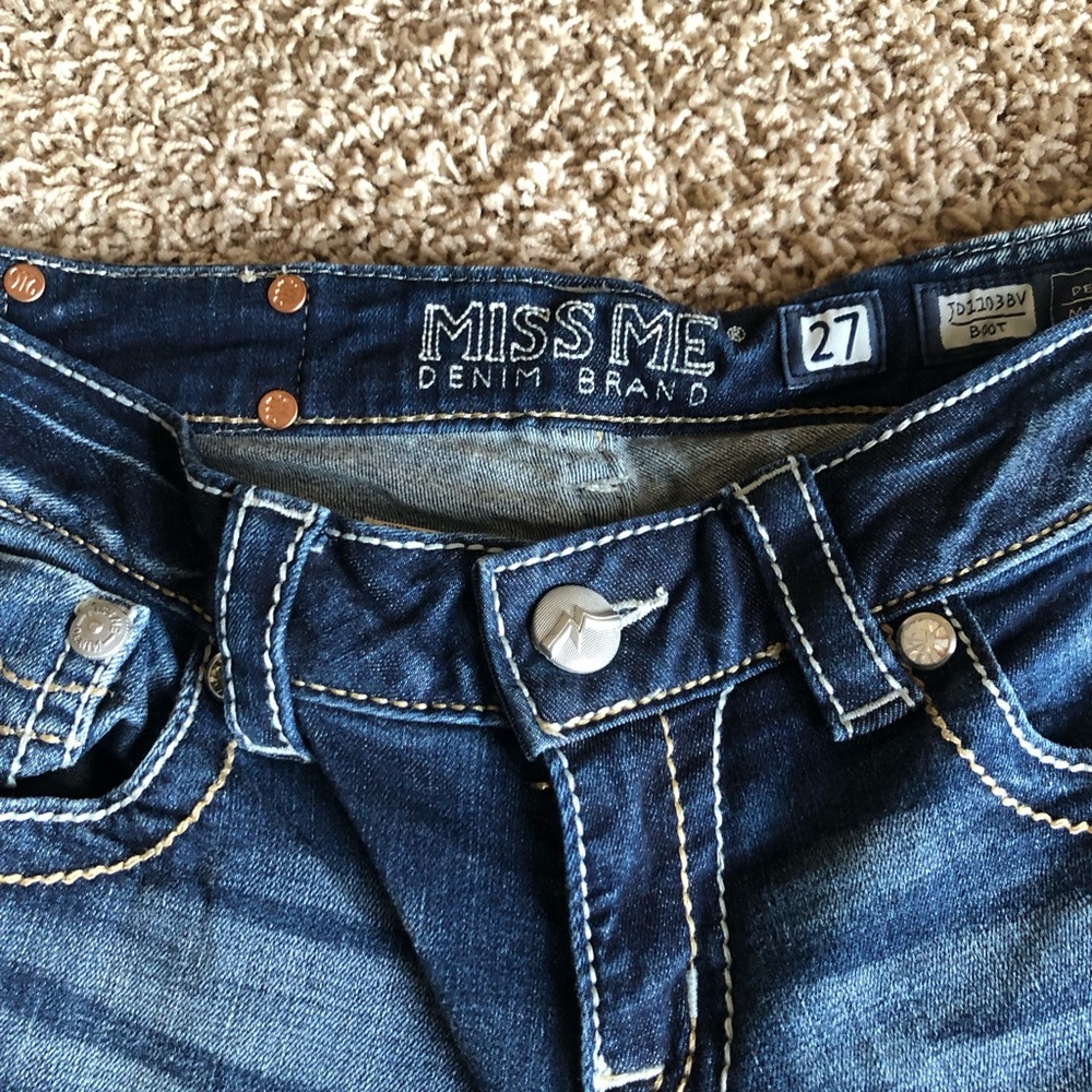 Miss Me JD1103BV Boot cut size 27, 31” inseam in great condition. - Picture 5 of 10